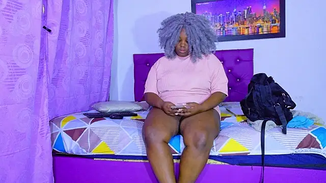 ebony NeighborMoans online show from July 18, 3:11 am