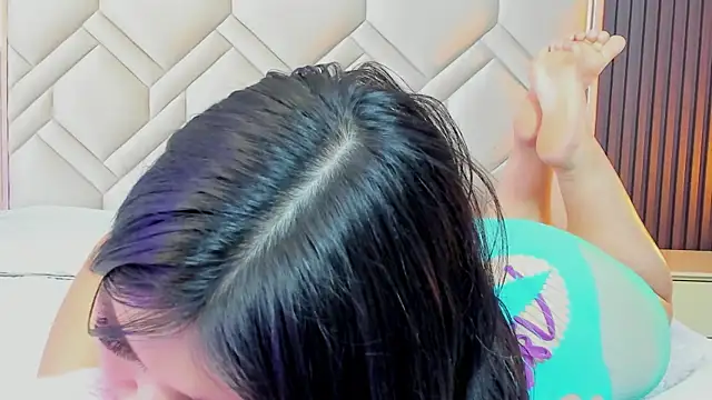 MiaaFarrel online show from November 21, 7:56 pm