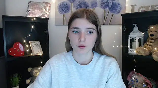 JuiceLips   online show from September 29, 4:12 pm