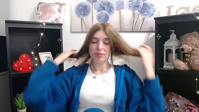 JuiceLips   online show from October 7, 2:36 pm