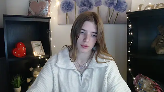 JuiceLips   online show from October 20, 11:54 am