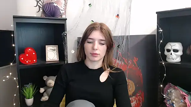 JuiceLips   online show from November 12, 1:55 pm