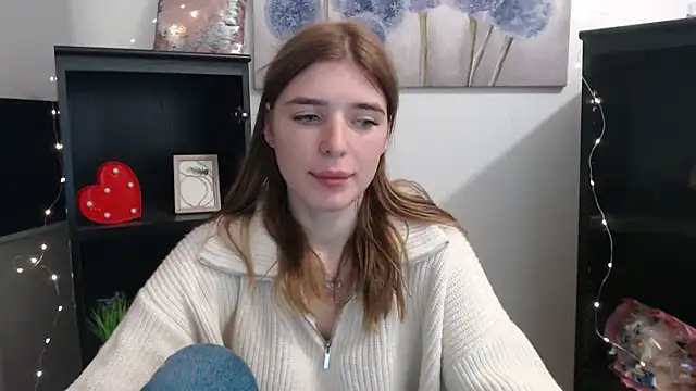 JuiceLips   online show from November 13, 3:55 pm