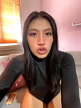 KloePink  online show from November 13, 1:10 pm