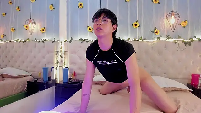 AleAurarashi online show from October 8, 12:19 am