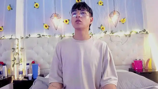 AleAurarashi online show from October 18, 4:15 am