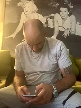 Hothotboyg online show from October 9, 11:25 pm