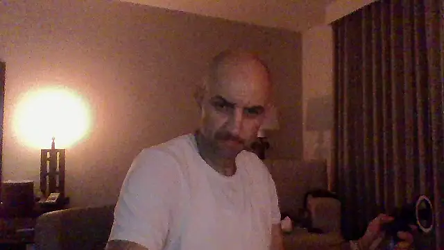 Snapshot of Hothotboyg chatting on May 2, 12:32 pm Hothotboyg online show from May 2, 12:32 pm