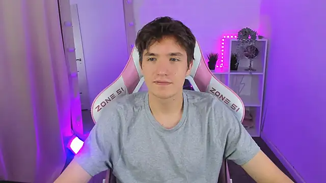 Snapshot of Ethan_Rivers chatting on September 17, 5:42 am Ethan Rivers online show from September 17, 5:42 am