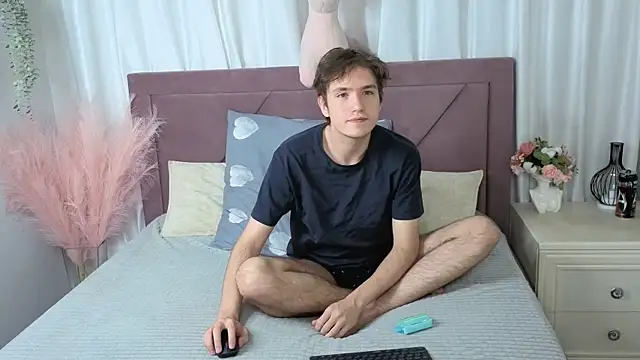 Snapshot of Ethan_Rivers chatting on October 1, 8:59 pm Ethan Rivers online show from October 1, 8:59 pm