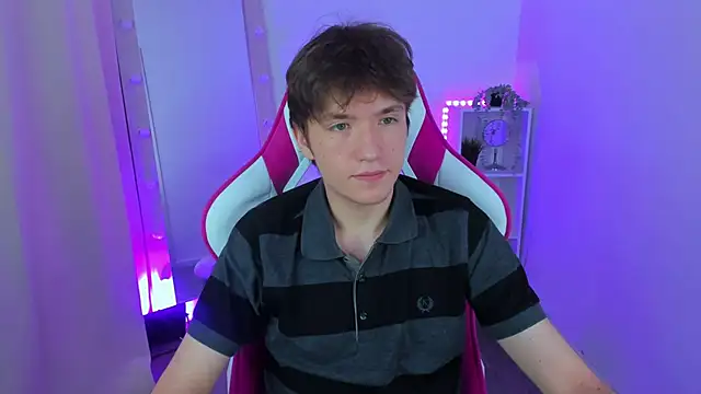 Snapshot of Ethan_Rivers chatting on October 8, 8:50 pm Ethan Rivers online show from October 8, 8:50 pm