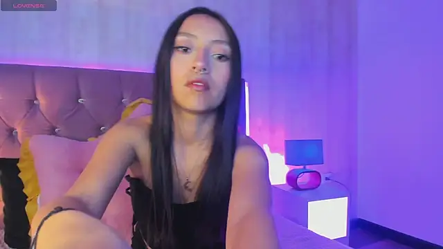 Luna Moo  online show from September 14, 3:27 am