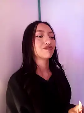 Luna Moo  online show from November 4, 4:33 am