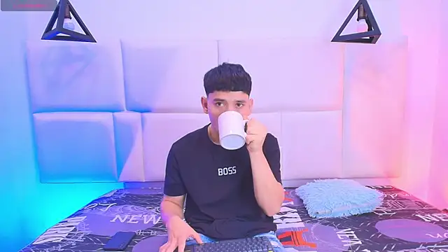 aron twink66 online show from September 22, 2:41 pm