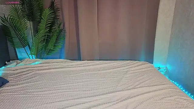 Jennie Hunter online show from May 6, 9:36 am
