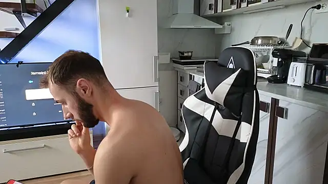 RyanStorm  online show from December 5, 12:25 pm