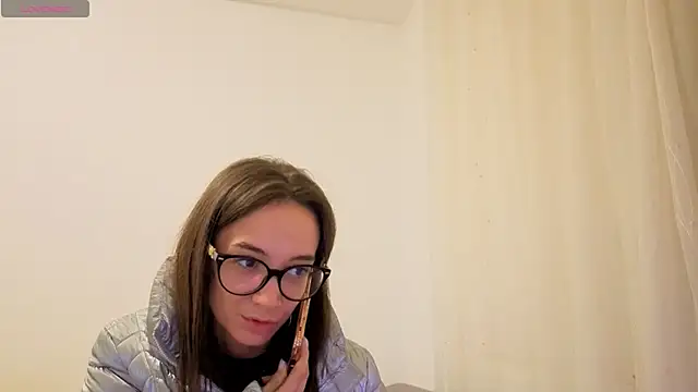 Snapshot of SkinnyMode chatting on October 23, 4:39 pm SkinnyMode online show from October 23, 4:39 pm