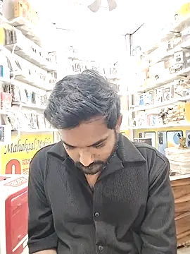 avi007p online show from December 4, 1:42 pm