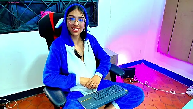 XdoomiilypaX online show from September 10, 7:47 pm