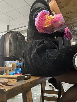 Snapshot of DHJM168 chatting on November 3, 4:25 am DHJM168 online show from November 3, 4:25 am