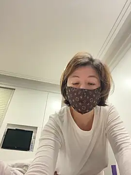 Snapshot of 300-AMAM chatting on March 31, 2:39 pm 300-AMAM online show from March 31, 2:39 pm