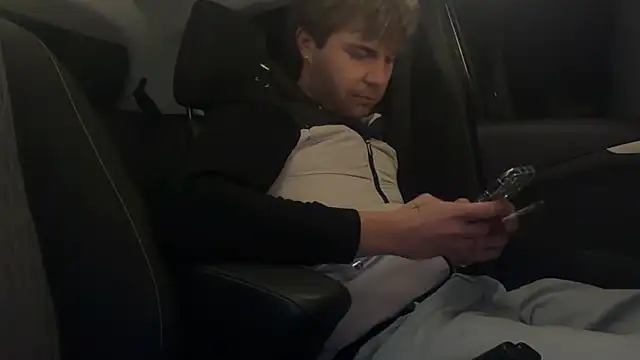 Snapshot of RioBlaze chatting on March 4, 6:47 pm RioBlaze online show from March 4, 6:47 pm