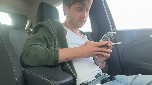 Snapshot of RioBlaze chatting on March 10, 2:55 pm RioBlaze online show from March 10, 2:55 pm