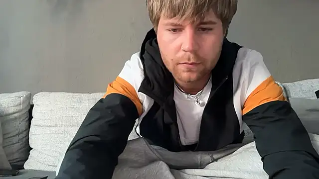 Snapshot of RioBlaze chatting on March 22, 5:55 am RioBlaze online show from March 22, 5:55 am