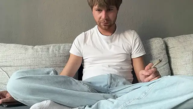 Snapshot of RioBlaze chatting on March 23, 6:06 am RioBlaze online show from March 23, 6:06 am