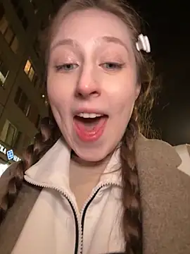 FroggyAnna online show from October 15, 4:51 pm