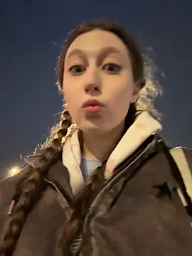 FroggyAnna online show from October 28, 3:04 pm