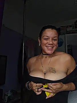 Snapshot of GoddessChantelle chatting on October 19, 1:56 pm GoddessChantelle online show from October 19, 1:56 pm