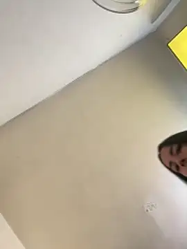 Snapshot of skullvalu chatting on March 27, 8:30 pm skullvalu online show from March 27, 8:30 pm