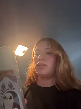 PussyLoversShow online show from October 24, 9:55 pm