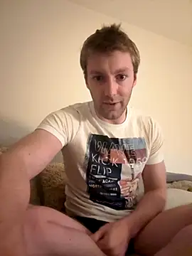 Snapshot of blueblondguy chatting on October 21, 5:46 pm blueblondguy online show from October 21, 5:46 pm