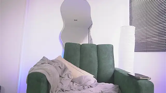 Snapshot of a_Malgosia_mako chatting on October 5, 5:44 pm a Malgosia mako online show from October 5, 5:44 pm