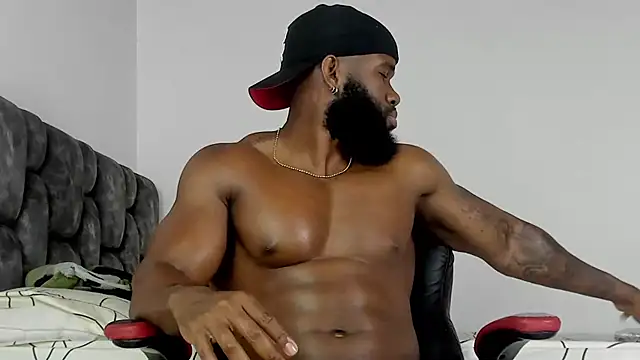 Snapshot of james_musclebbc chatting on September 14, 7:24 pm james musclebbc online show from September 14, 7:24 pm