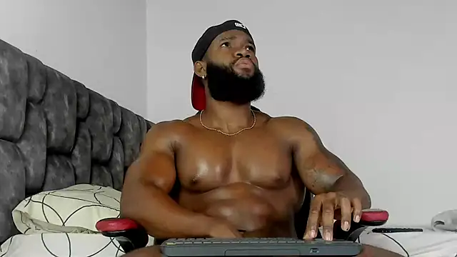 Snapshot of james_musclebbc chatting on September 16, 1:45 pm james musclebbc online show from September 16, 1:45 pm