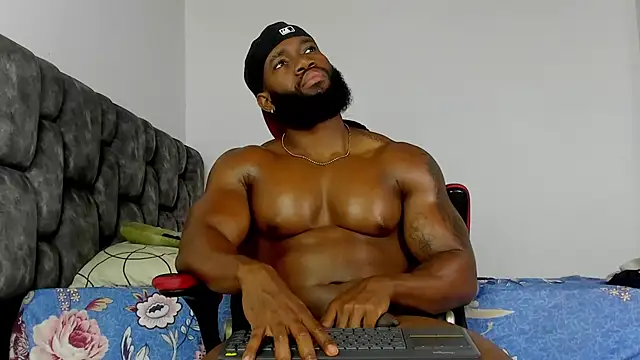 Snapshot of james_musclebbc chatting on September 20, 3:35 pm james musclebbc online show from September 20, 3:35 pm