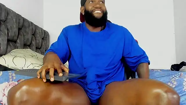 Snapshot of james_musclebbc chatting on September 27, 11:37 am james musclebbc online show from September 27, 11:37 am