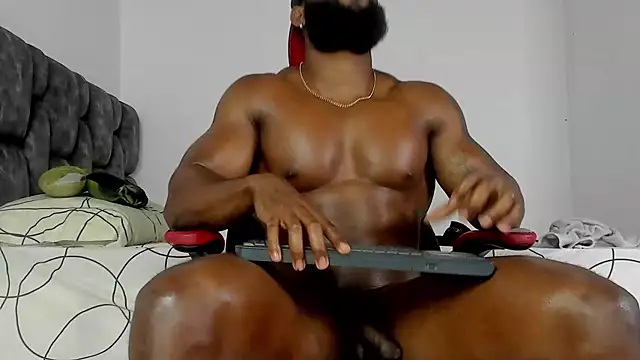 Snapshot of james_musclebbc chatting on September 30, 12:54 pm james musclebbc online show from September 30, 12:54 pm