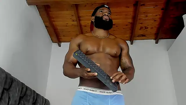 Snapshot of james_musclebbc chatting on October 4, 12:47 pm james musclebbc online show from October 4, 12:47 pm