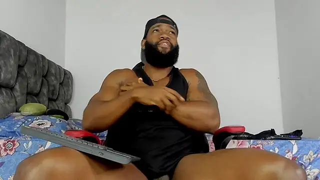 Snapshot of james_musclebbc chatting on October 15, 2:06 pm james musclebbc online show from October 15, 2:06 pm