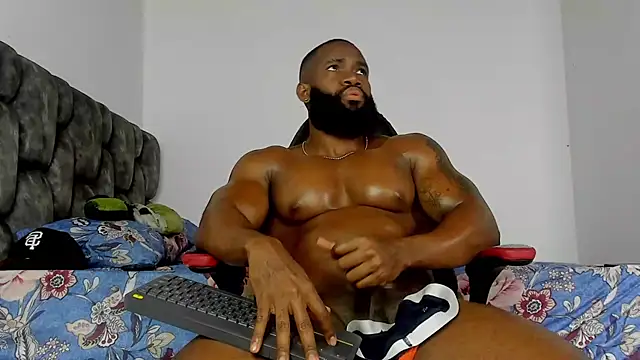 Snapshot of james_musclebbc chatting on October 24, 9:55 pm james musclebbc online show from October 24, 9:55 pm