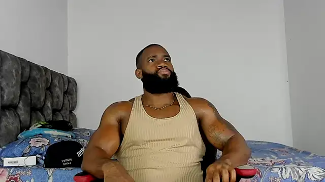 Snapshot of james_musclebbc chatting on November 11, 8:09 pm james musclebbc online show from November 11, 8:09 pm