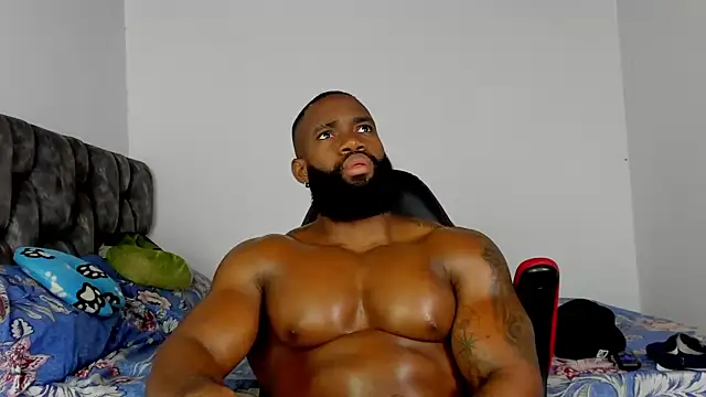 Snapshot of james_musclebbc chatting on November 21, 11:36 pm james musclebbc online show from November 21, 11:36 pm