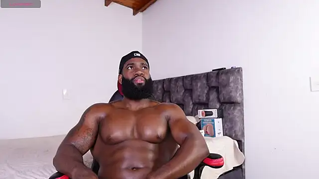Snapshot of james_musclebbc chatting on July 28, 11:48 pm james musclebbc online show from July 28, 11:48 pm