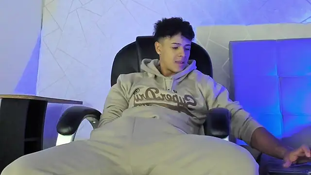 Alex Colton7 online show from December 2, 5:02 am