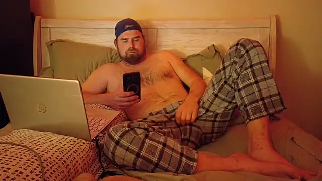 Snapshot of FreakThorOnlyyFans chatting on January 6, 6:33 pm FreakThorOnlyyFans online show from January 6, 6:33 pm