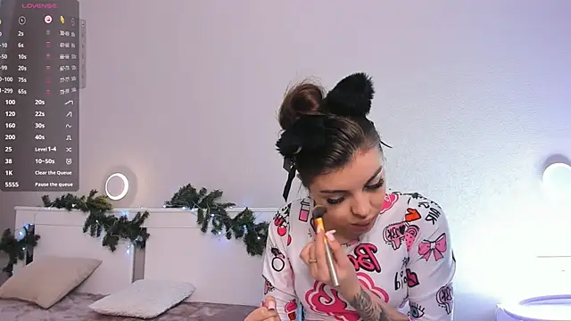 AuroraVice online show from December 17, 6:19 am